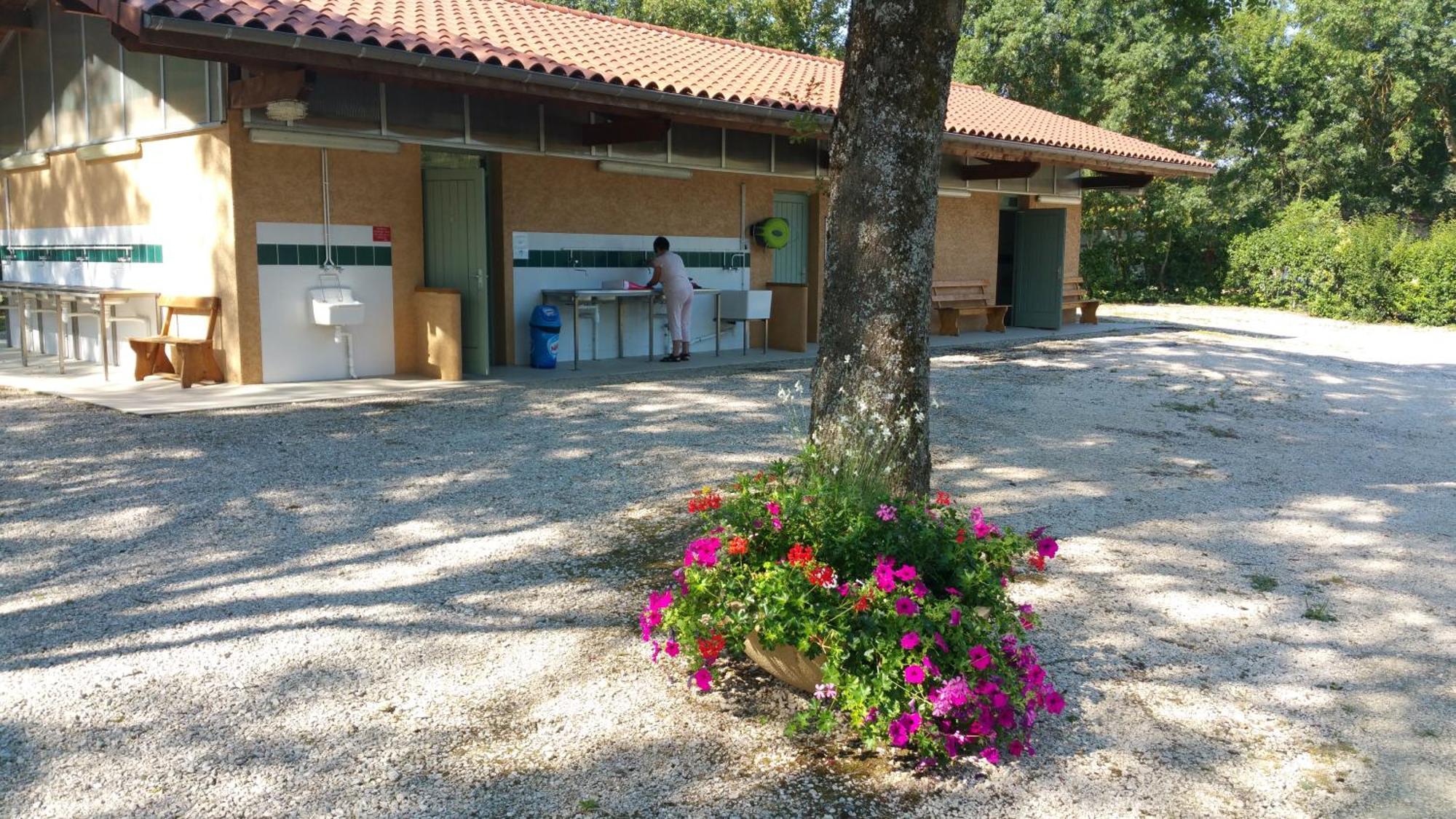Camping Paradis Des Dombes